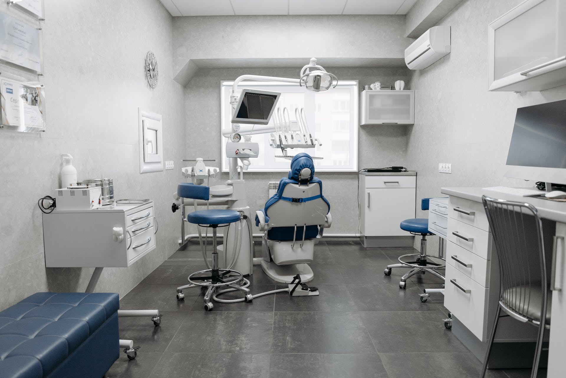 The Art of Dental Clinic Interior Design and Creating Smiles - Balsam ...